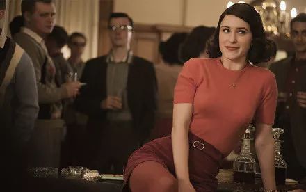 了不起的麦瑟尔夫人哪里能看,了不起的麦瑟尔夫人复古风