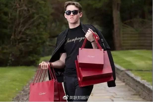 如果你喜欢奢饰品,来看看这波富炫的,吓掉了本佛系青年的保温杯