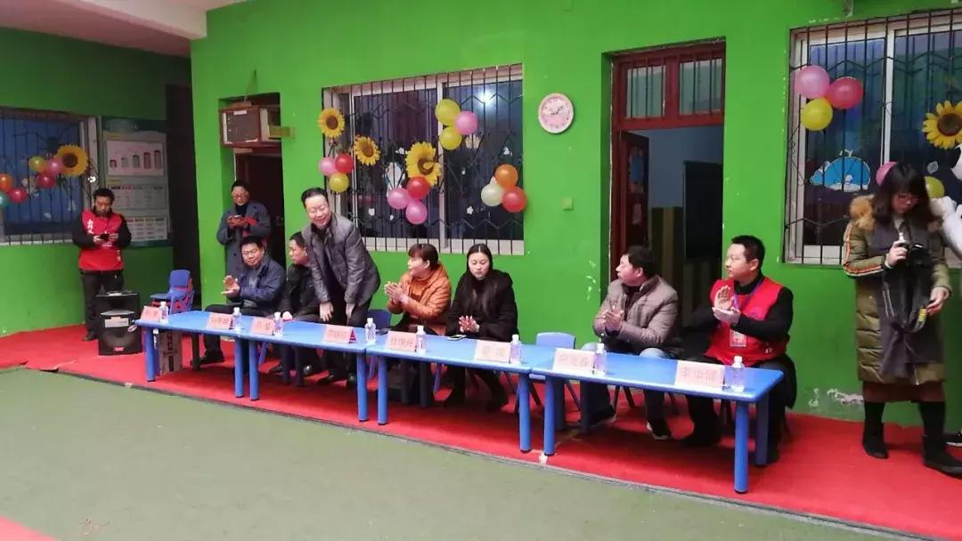 南阳医专二附院深入听力语言康复中心开展爱心义诊活动