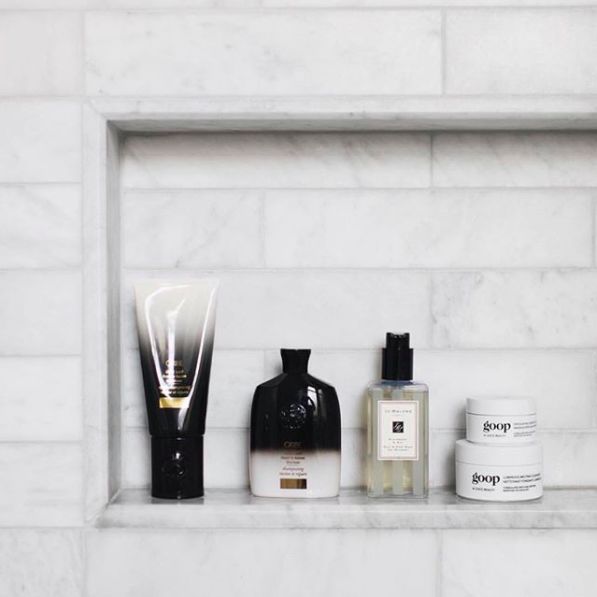 爆红网络靠一头绿发？让80万人沦陷的绝世美颜，竟是靠化妆台上的