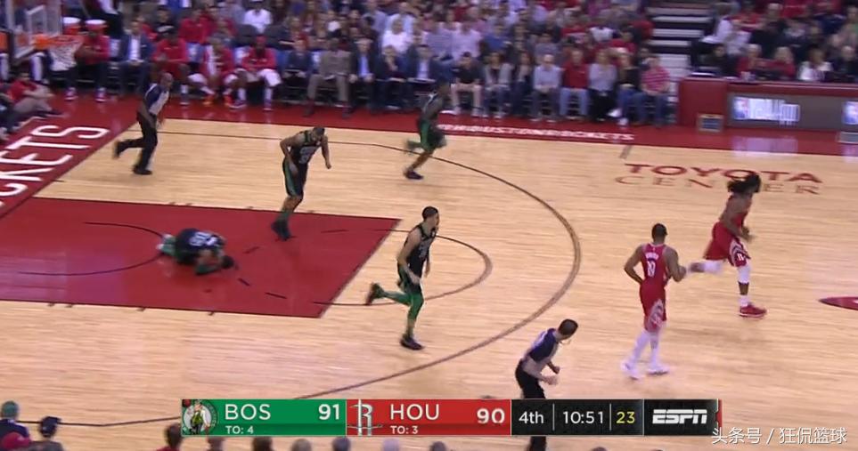 斯玛特极限救球,斯玛特发挥神勇