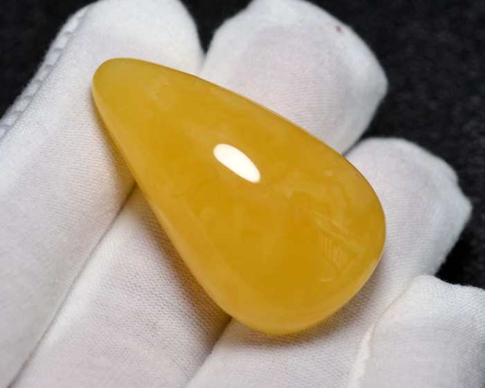 挑选蜜蜡方牌注意什么,挑选琥珀蜜蜡记住4点