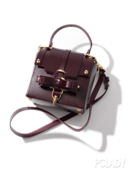 雌雄难辨的绝美仙牌-NielsPeeraer包包