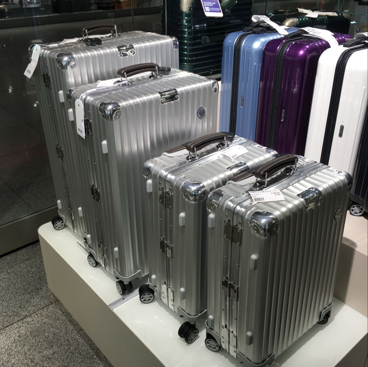 在国外护照丢了会被遣送吗,在国外如果护照丢了怎么办