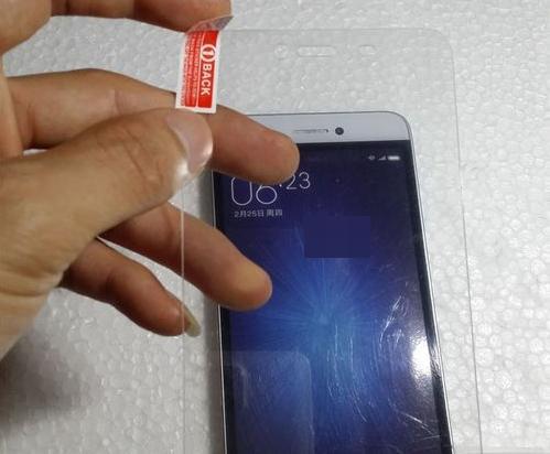 手机贴膜教程钢化膜哪边是正面,手机贴膜怎么贴钢化膜教程