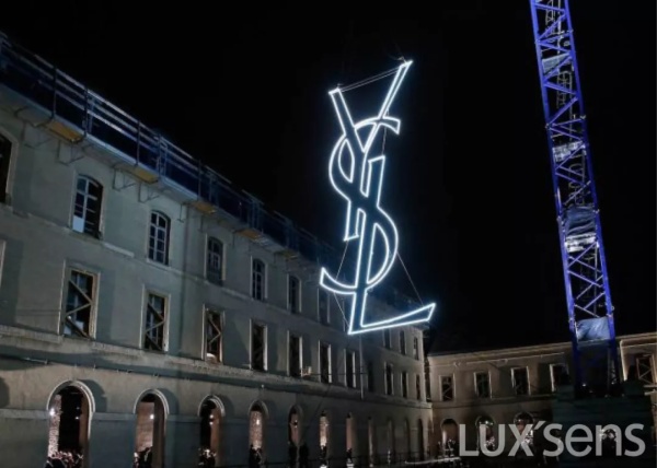 ysl圣罗兰包最新款,ysl圣罗兰夜皇后香水口红气垫礼盒