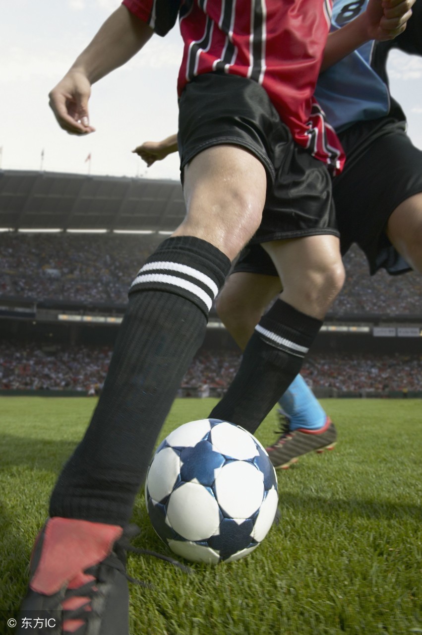 跑马拉松穿什么裤子,马拉松穿压缩裤还是短裤好跑