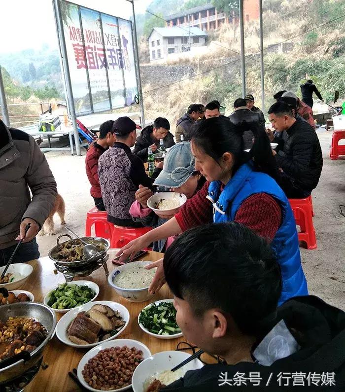 创意的发型,创新的钓鱼比赛,X11战队掐鱼赢得满“塘”彩!