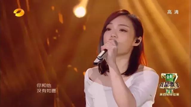 一月爱用：一本好书+一瓶香水+好吃的酸辣粉