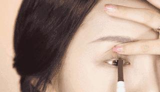 彩妆教程初学者眼线怎么画好看,彩妆教程初学者眼线画法视频