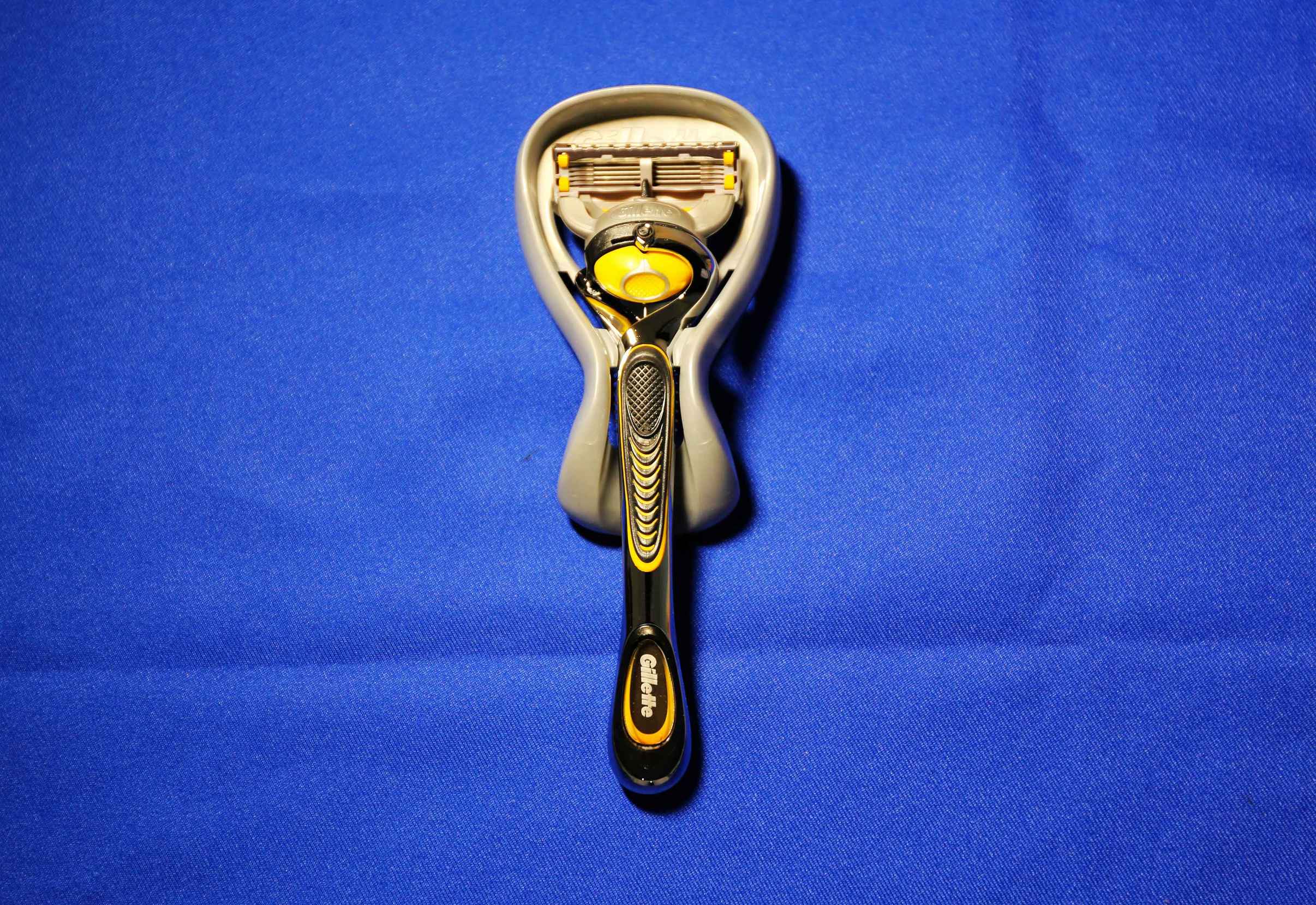 吉列致护和锋隐的区别,吉列锋隐致顺刀头可以通用么