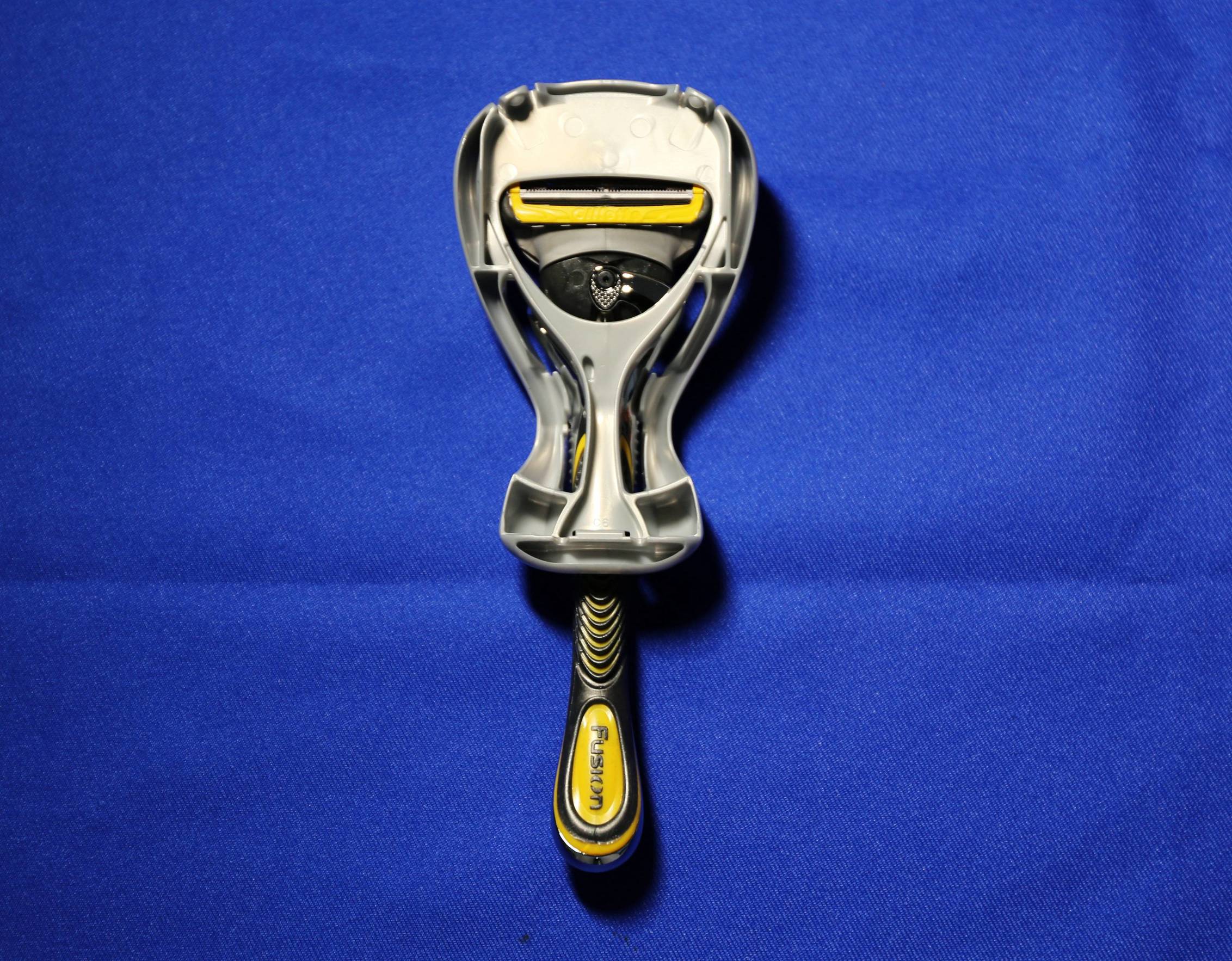 吉列致护和锋隐的区别,吉列锋隐致顺刀头可以通用么