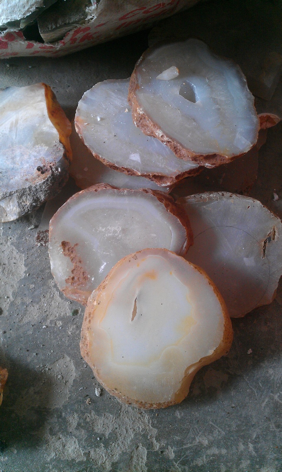 天气太干燥怎么办,玉缺水后会是什么样