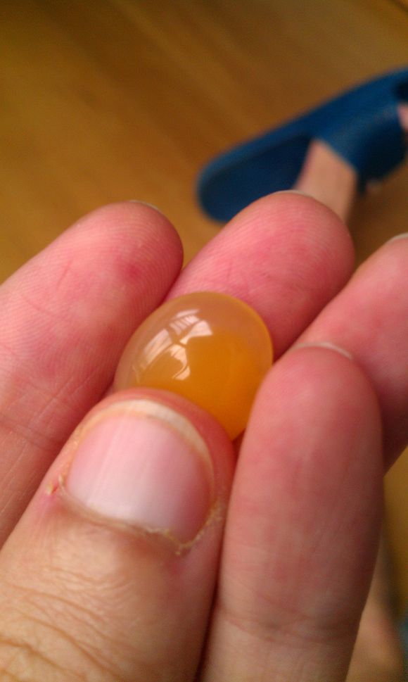 女人是水做的,玉石也会缺水快看看你戴着的女人吧!藏友必看!