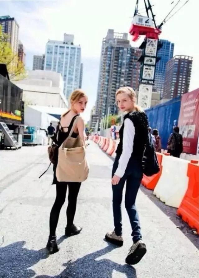 三个闺蜜拍照的最美姿势,40岁三个闺蜜拍照姿势大全