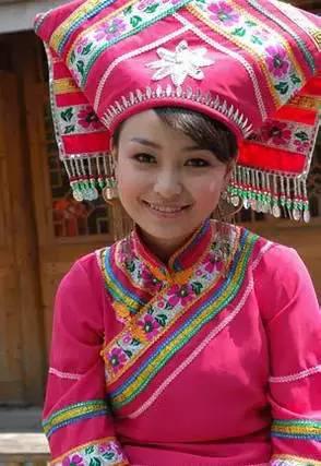 最漂亮的少数民族服饰女,各个民族的传统服饰一览