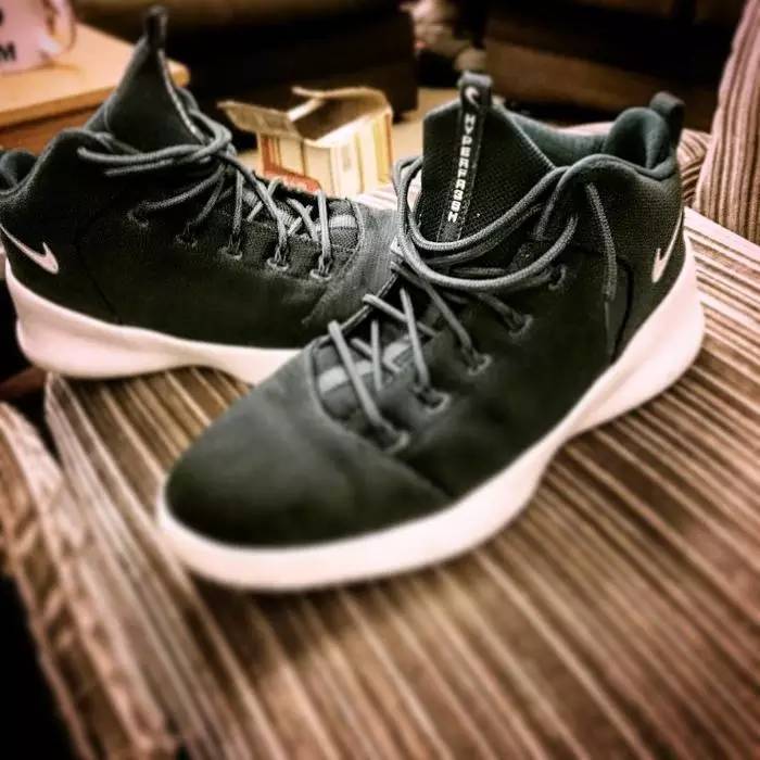 吕布与赵云大战谁厉害,吕布大战赵云谁厉害视频