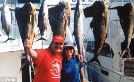 他钓起的鱼,以吃北极熊为生