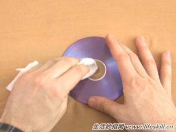 vcd光盘划伤磨损能修复吗,如何修复被划伤的cd光盘