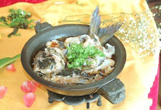 第一美食石锅鱼,衢州美食传奇石锅鱼
