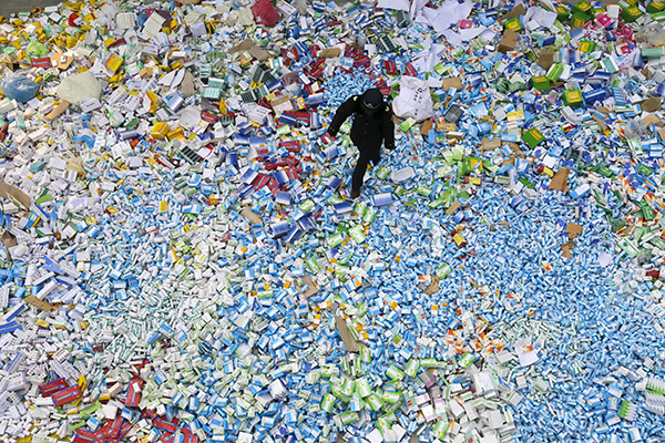 盘点｜从盗版VCD到劣质卫生巾：那些年查处的假冒伪劣商品