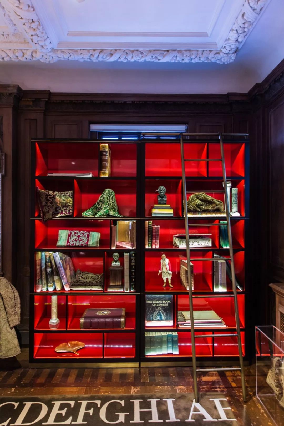 因为去了这些地方,GUCCI做出了“米兰恐怖故事”