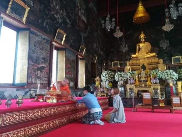 君行体验官专栏丨他在佛之国度，邂逅了一场浪漫