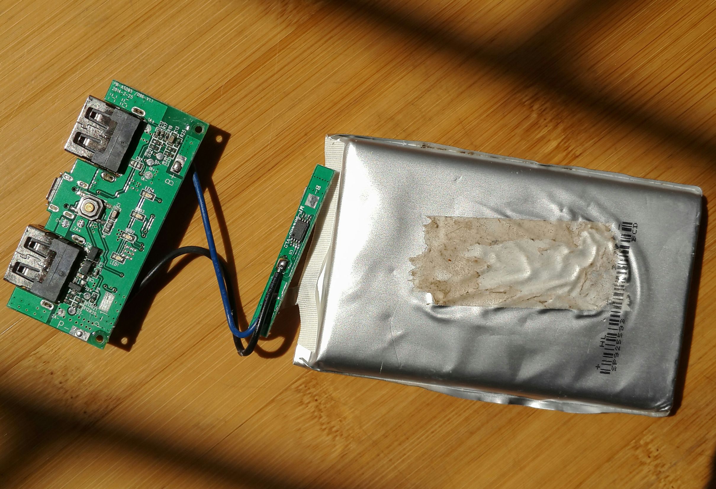 与乐磁吸充电宝拆解,拆解充电宝100000毫安