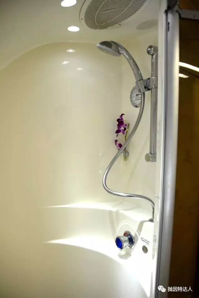 阿联酋航空777头等舱乘坐体验,带你们看一下阿联酋航空头等舱