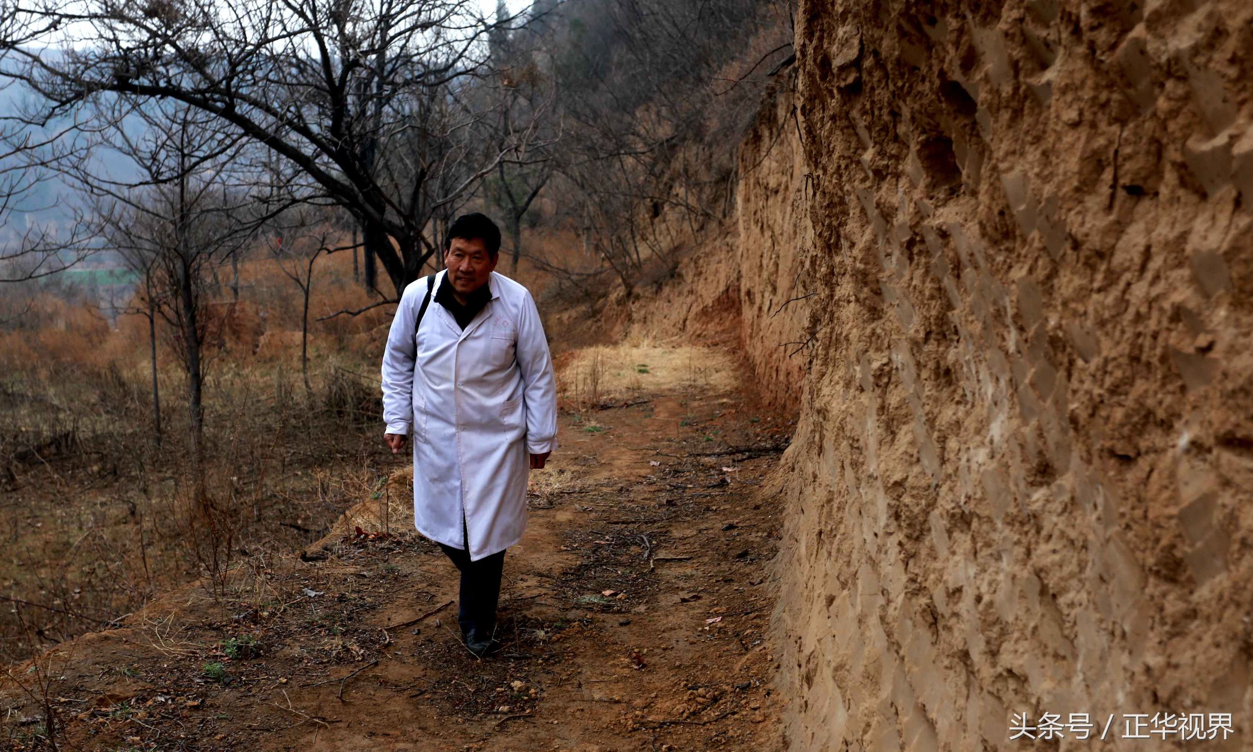 72岁老中医与残儿坚守乡村诊所,河南71岁老中医最新消息