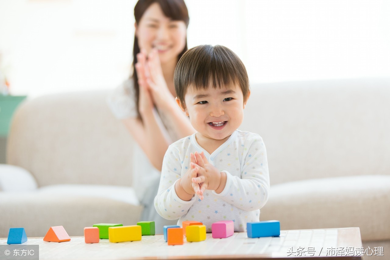 一岁宝宝喜欢抠别人嘴巴怎么办,1岁的宝宝为什么喜欢抠人嘴