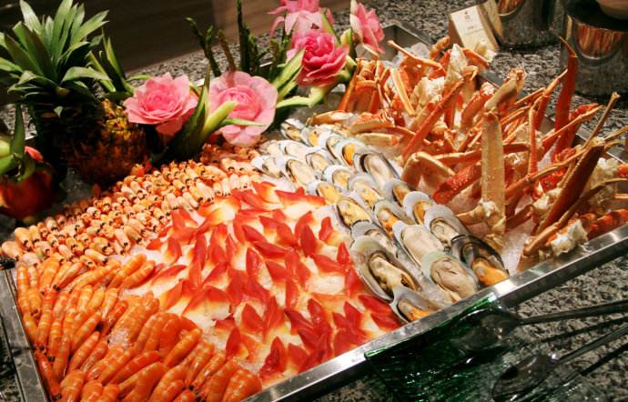 吃了一顿海鲜，腋下长了个大肿块