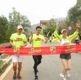 男神王凯：饭前健身房，饭后楼下慢跑衣架子是这样练成的