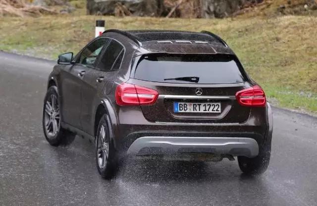 2023款奔驰glb最新动态,介于a级和b级之间的车