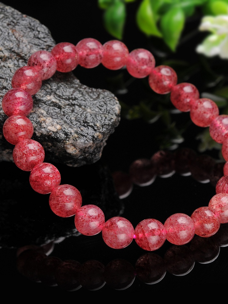 春末夏初，草莓之嫣红，水晶之媚生——草莓晶