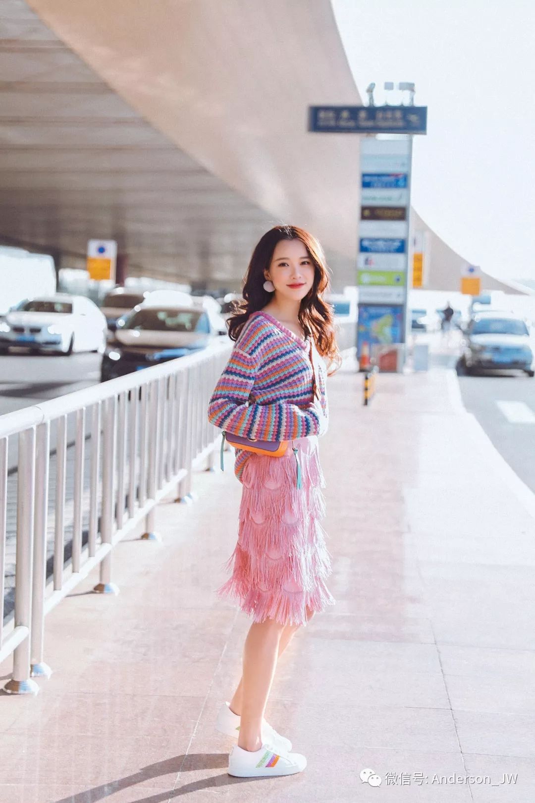 从扭腰到米兰｜一双漫画腿，她时髦纵横两大洲