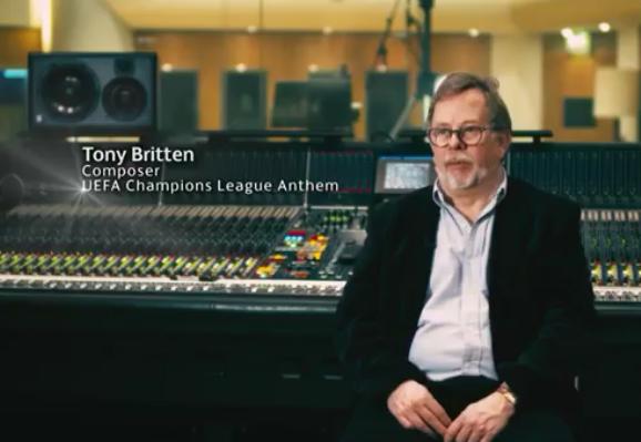 c罗最帅的足球进球配上好听歌曲,c罗唱歌与维尼修斯对比