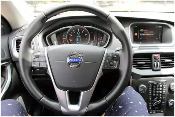 沃尔沃v40两厢值得购买吗,沃尔沃v40二手车如何选择