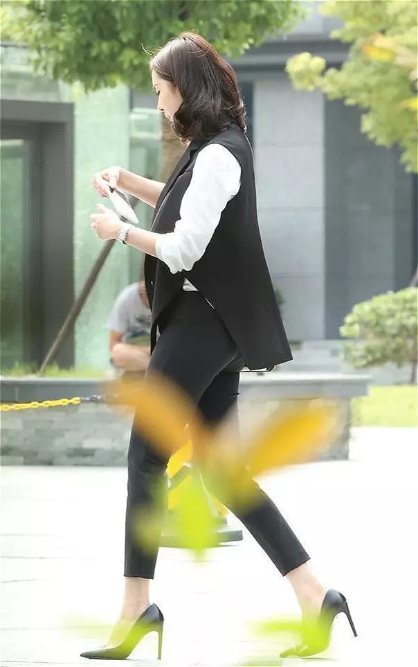 看翻译官有心得！职场着装如何准确传达身份