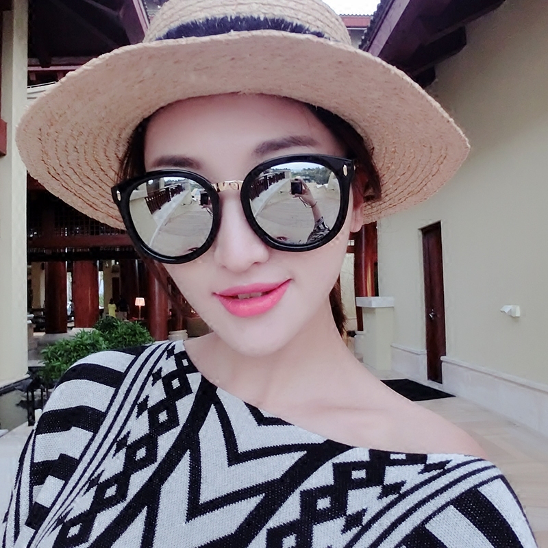 哪款太阳镜好用一点又便宜又好看,如何选择一款实用又时髦的太阳镜