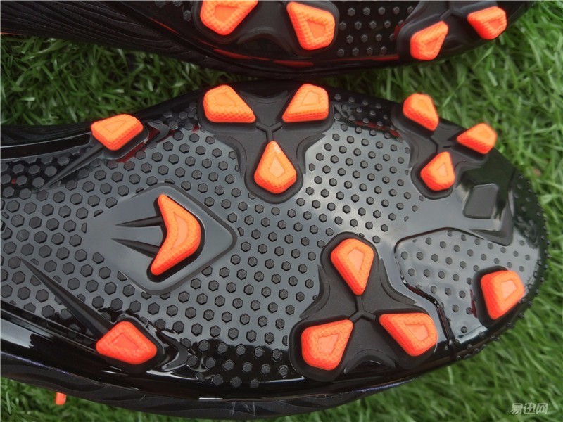 迪卡侬足球鞋kipstaagility,迪卡侬的足球鞋性价比
