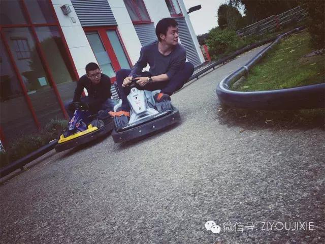 老顽童们一起开心快乐,老顽童们快乐生活