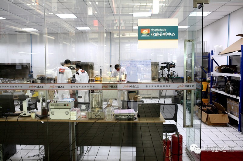 汽车机油多长时间换一次最好视频,汽车机油是看时间换还是看公里数