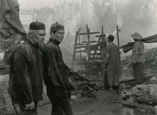 《龙种》：惊得你灵魂出窍，这才是真正的“抗日神剧”