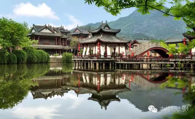 这个县城了不得,不仅拥有民间故宫,还有东方好莱坞!