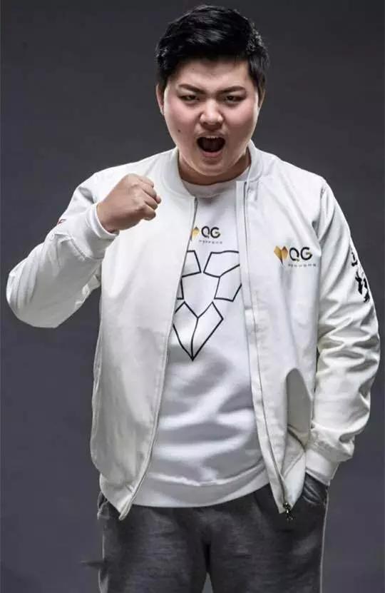 英雄联盟游戏主题酒吧,一家酒吧光谷广场店视频