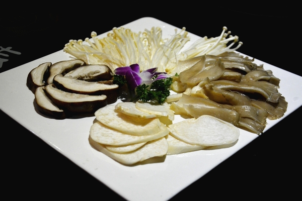 端午节带父母到西安秦品天下吃海鲜吧