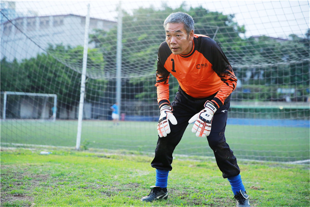 广州交通“老男孩”们的“足球梦”