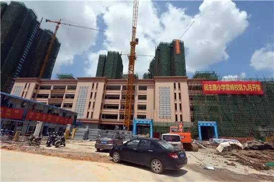 公告青秀区新添四所公办小学,今年九月招生(玉兰路小学、百花岭路小学、民主路小学佛子岭路校区、林里桥中段小学)