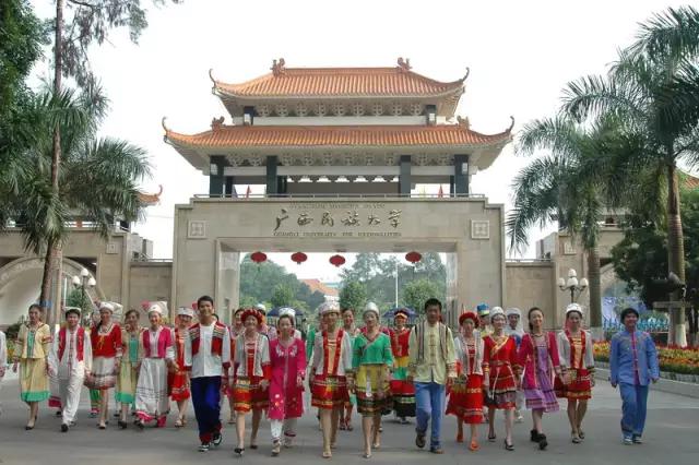 在南宁读大学消费高吗,在南宁读中专学校好吗